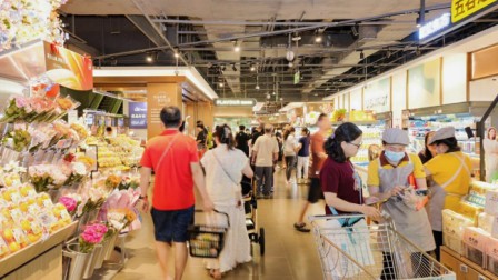 供应链深耕与场景创新双轮驱动，华润万家718周年庆激活夏日品质消费